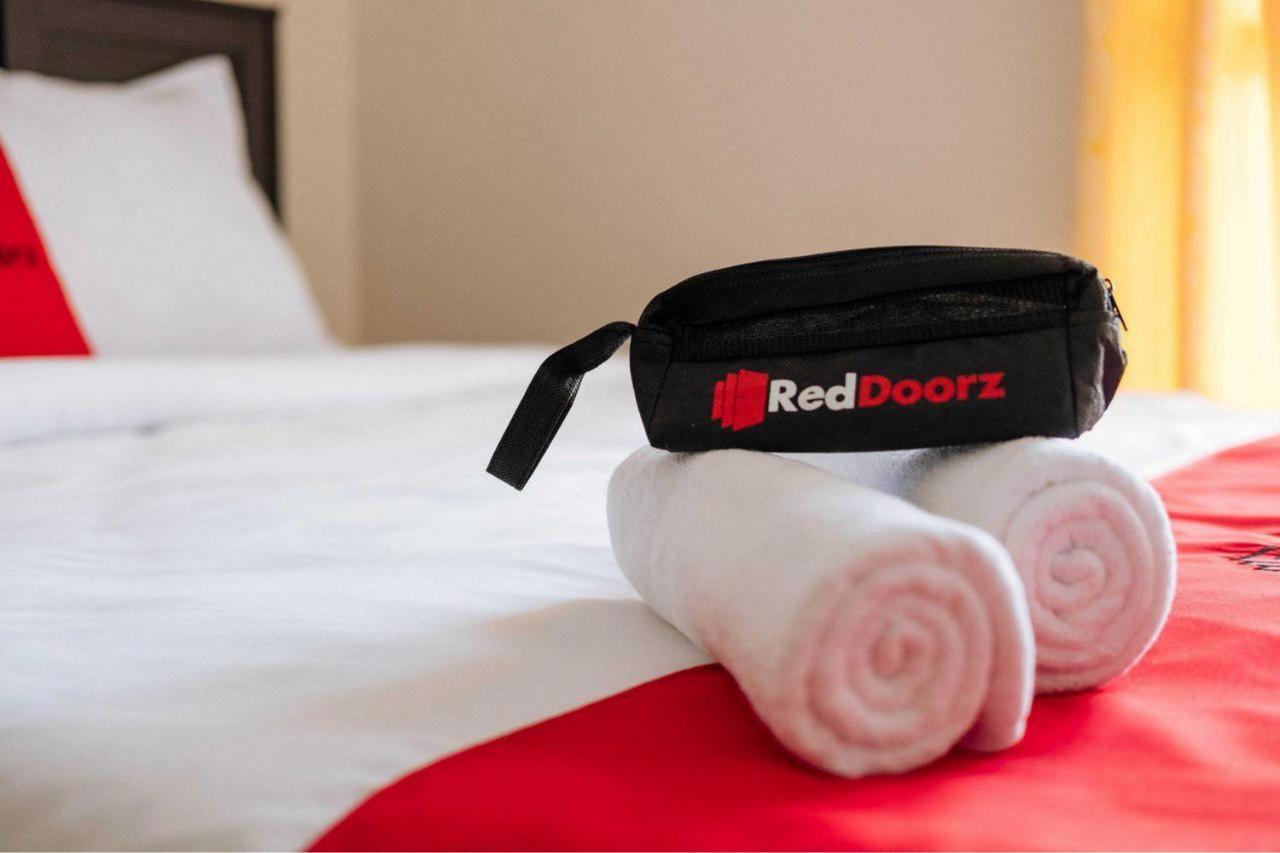 Reddoorz @ Sekip Medan Hotel Exterior photo