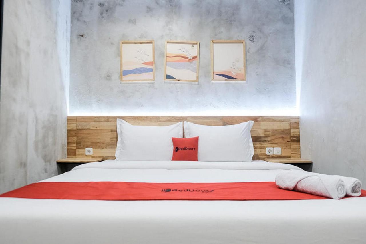 Reddoorz @ Sekip Medan Hotel Exterior photo
