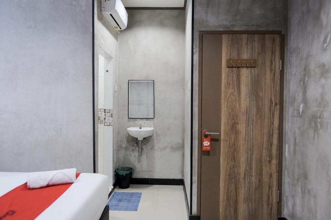 Reddoorz @ Sekip Medan Hotel Exterior photo